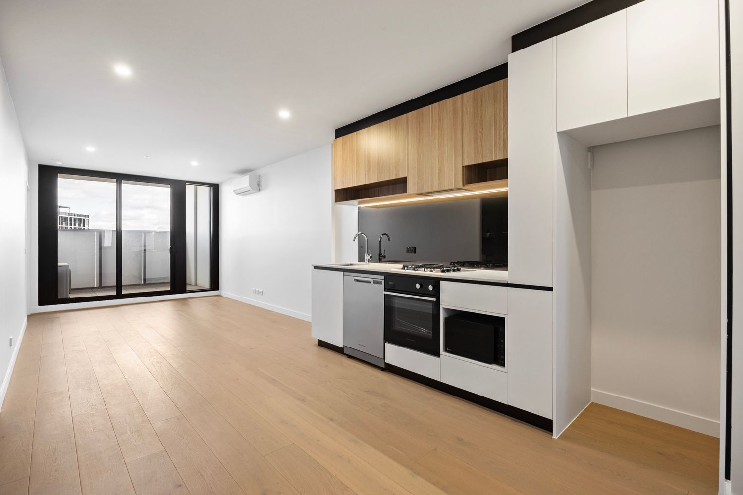 421/49 McLister St