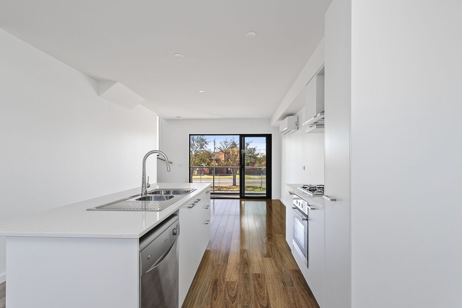4/125 Synnot St