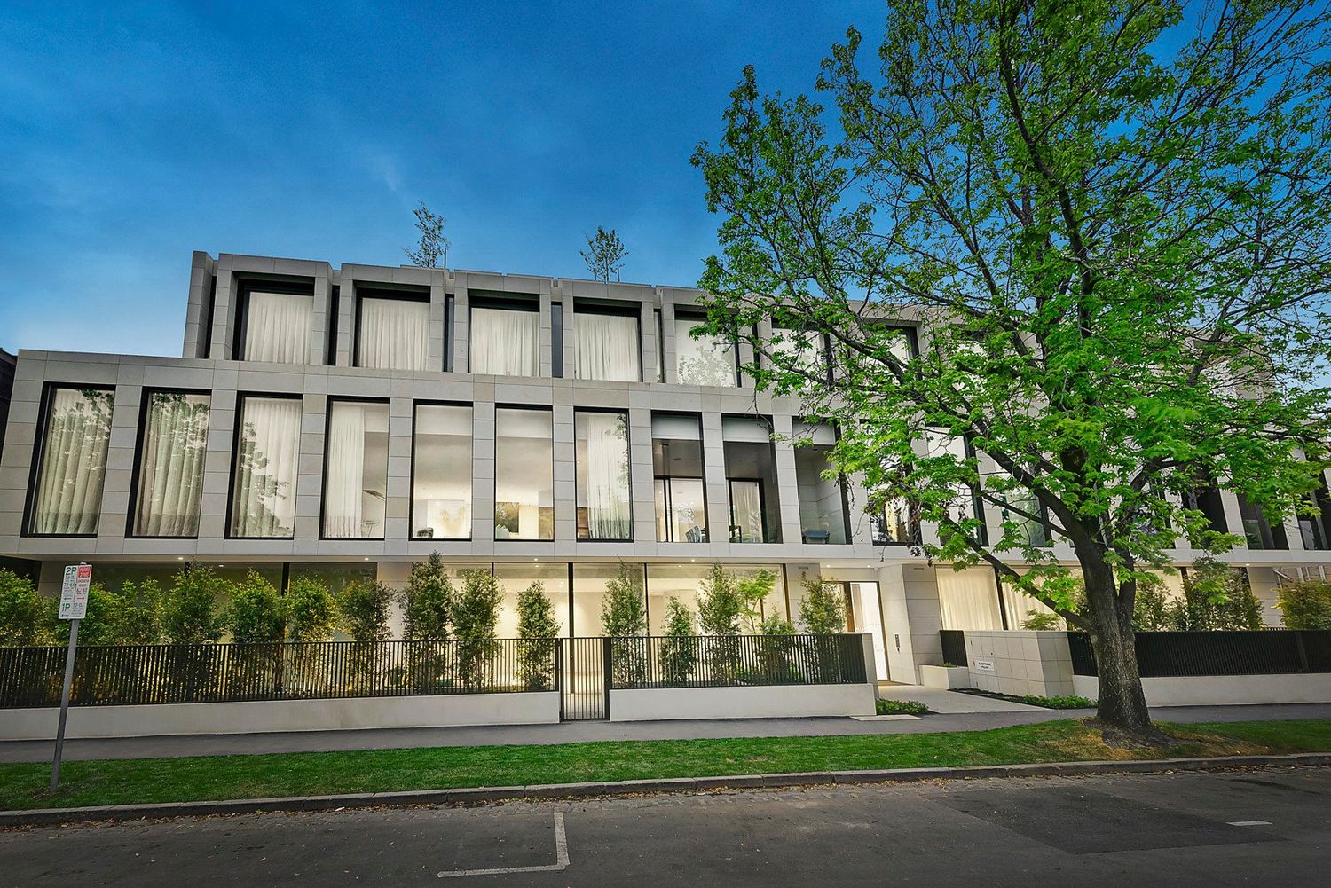 G2/23 Millswyn Street