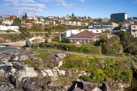 Tamarama 1920s bungalow sells after being listed for $50 million - Sydney Morning Herald