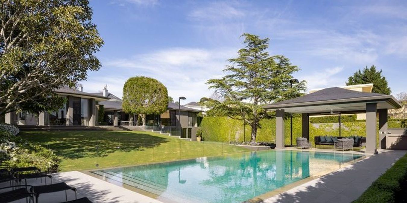 Late Spring? Flurry of Ultra-Exclusive Melbourne Mansions Hit Market - The Age