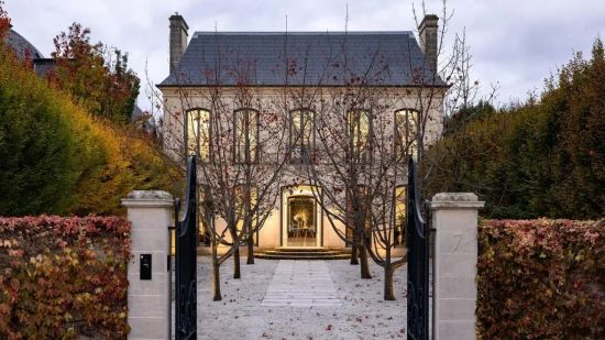 Toorak mansion’s ‘James Bond-style’ hidden garage, art gallery is licensed to thrill - Herald Sun